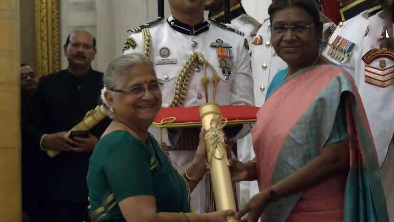 Padma Awards 2023 President Draupadi Murmu confers Padma awards to Naatu Naatu music composer MM Keeravani Sudha Murty SL Bhyrappa and others
