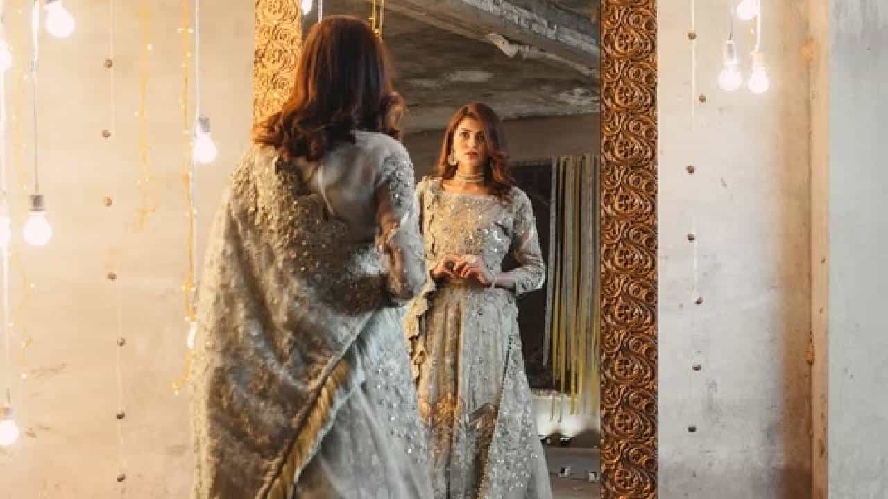 Summer Wedding Style: ಈ ಸೆಕೆಗೆ ಮದುವೆ ಸಮಾರಂಭಗಳಲ್ಲಿ ಯಾವ ರೀತಿಯ ಬಟ್ಟೆಗಳನ್ನು ಧರಿಸಬೇಕು? Summer Wedding Style: ಈ ಸೆಕೆಗೆ ಮದುವೆ ಸಮಾರಂಭಗಳಲ್ಲಿ ಯಾವ ರೀತಿಯ ಬಟ್ಟೆಗಳನ್ನು ಧರಿಸಬೇಕು?