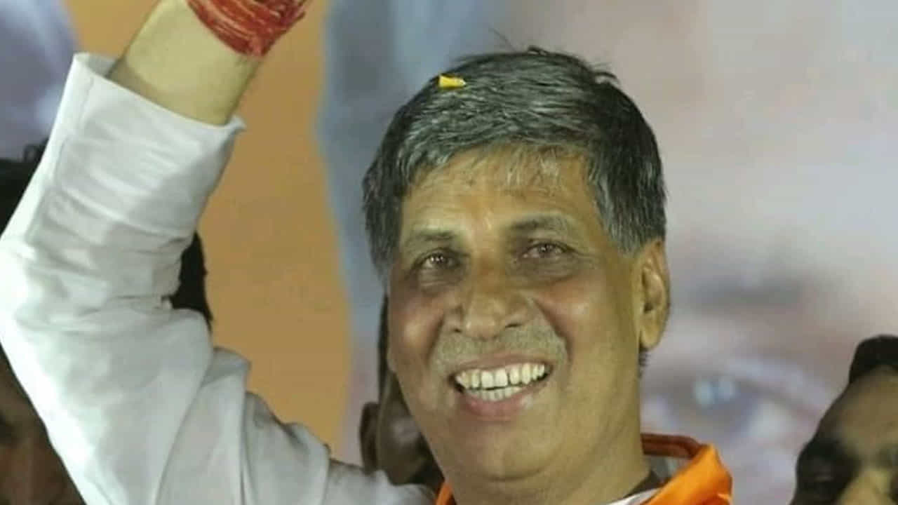 ಕಚೇರಿಯೊಳಗೆ ನುಗ್ಗಿ ಗುಂಡು ಹಾರಿಸಿ ದೆಹಲಿ ಬಿಜೆಪಿ ನಾಯಕನ ಬರ್ಬರ ಹತ್ಯೆ; ಹಂತಕರ ಪತ್ತೆಗೆ ಪೊಲೀಸ್ ಶೋಧ ಕಚೇರಿಯೊಳಗೆ ನುಗ್ಗಿ ಗುಂಡು ಹಾರಿಸಿ ದೆಹಲಿ ಬಿಜೆಪಿ ನಾಯಕನ ಬರ್ಬರ ಹತ್ಯೆ; ಹಂತಕರ ಪತ್ತೆಗೆ ಪೊಲೀಸ್ ಶೋಧ