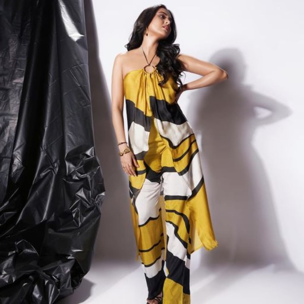 ತೇಜಸ್ವಿ ಪ್ರಕಾಶ್ ಅವರು ಕಿರುತೆರೆ ಜೊತೆಗೆ ಹಿರಿತೆರೆಯಲ್ಲೂ ಬ್ಯುಸಿ ಇದ್ದಾರೆ. ಅವರು ಸಿನಿಮಾಗಳನ್ನು ಒಪ್ಪಿ ನಟಿಸುತ್ತಿದ್ದಾರೆ.