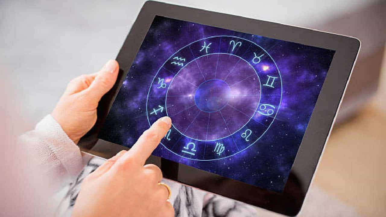 Daily Horoscope: ಧನು, ಮಕರ, ಕುಂಭ, ಮೀನಾ ರಾಶಿಯವರ ಇಂದಿನ ರಾಶಿ ಭವಿಷ್ಯ ಹೀಗಿದೆ Daily Horoscope: ಧನು, ಮಕರ, ಕುಂಭ, ಮೀನಾ ರಾಶಿಯವರ ಇಂದಿನ ರಾಶಿ ಭವಿಷ್ಯ ಹೀಗಿದೆ