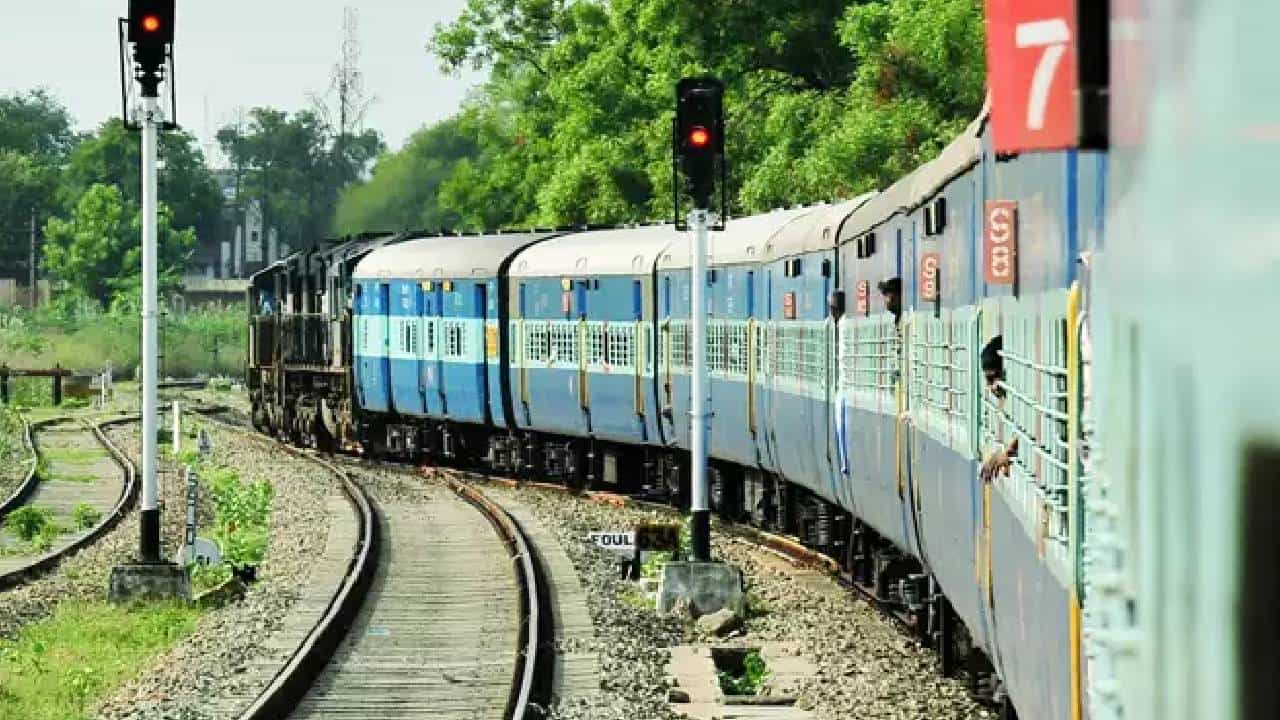 Train Cancellation: ಬೆಂಗಳೂರಿ​ಗೆ​ ಸಂಪರ್ಕ ಕಲ್ಪಿಸುವ ದಕ್ಷಿಣ ರೈಲ್ವೆ ವಲಯದ ಕೆಲ ರೈಲುಗಳು ರದ್ದು