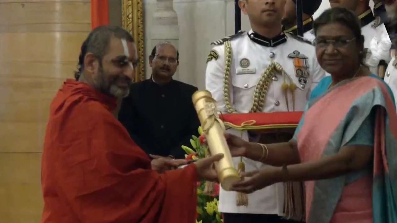 Padma Awards 2023 President Draupadi Murmu confers Padma awards to Naatu Naatu music composer MM Keeravani Sudha Murty SL Bhyrappa and others
