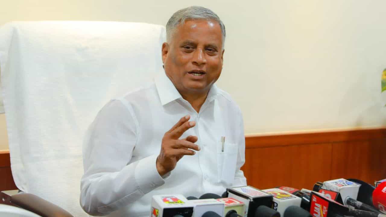 ನಾನು ಭೂತವೂ ಅಲ್ಲ ಪಿಶಾಚಿಯೂ ಅಲ್ಲ​​; ವರುಣಾದಲ್ಲಿ ಸಿದ್ದರಾಮಯ್ಯ ಪ್ರಚಾರದ ಬಗ್ಗೆ ಪ್ರಶ್ನಿಸಿದಾಗ ಹೀಗೆಂದಿದ್ದೇಕೆ ಸೋಮಣ್ಣ?