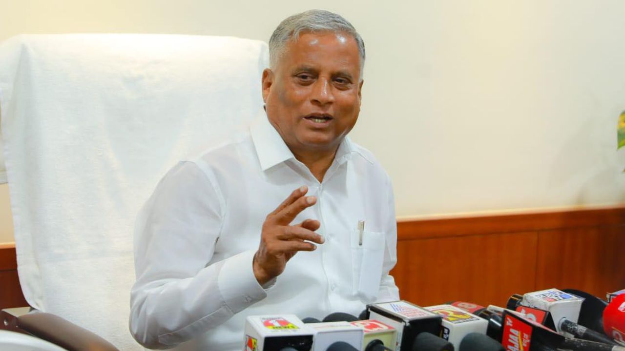 ನಾನು ಭೂತವೂ ಅಲ್ಲ ಪಿಶಾಚಿಯೂ ಅಲ್ಲ; ವರುಣಾದಲ್ಲಿ ಸಿದ್ದರಾಮಯ್ಯ ಪ್ರಚಾರದ ಬಗ್ಗೆ ಪ್ರಶ್ನಿಸಿದಾಗ ಹೀಗೆಂದಿದ್ದೇಕೆ ಸೋಮಣ್ಣ? ನಾನು ಭೂತವೂ ಅಲ್ಲ ಪಿಶಾಚಿಯೂ ಅಲ್ಲ; ವರುಣಾದಲ್ಲಿ ಸಿದ್ದರಾಮಯ್ಯ ಪ್ರಚಾರದ ಬಗ್ಗೆ ಪ್ರಶ್ನಿಸಿದಾಗ ಹೀಗೆಂದಿದ್ದೇಕೆ ಸೋಮಣ್ಣ?