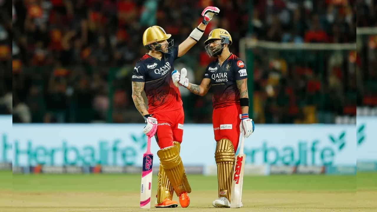 IPL 2023: ಬೆಂಗಳೂರಿನ ಚಿನ್ನಸ್ವಾಮಿ ಸ್ಟೇಡಿಯಂನಲ್ಲಿ ನಡೆದ ಐಪಿಎಲ್ನ 15ನೇ ಪಂದ್ಯವು ಇದೀಗ ಹೊಸ ಚರ್ಚೆಯನ್ನು ಹುಟ್ಟುಹಾಕಿದೆ. ಈ ಪಂದ್ಯದಲ್ಲಿ ಮೊದಲು ಬ್ಯಾಟ್ ಮಾಡಿದ ಆರ್ಸಿಬಿ ತಂಡವು ಭರ್ಜರಿ ಬ್ಯಾಟಿಂಗ್ ಪ್ರದರ್ಶಿಸಿತ್ತು.