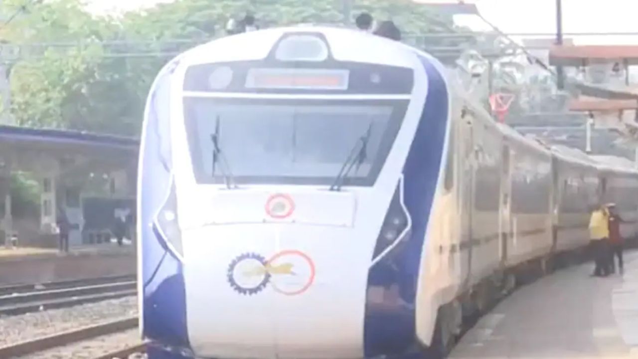 Vande Bharat Express: ಪ್ರಾಯೋಗಿಕ ಸಂಚಾರ ನಡೆಸಿದ ಕೇರಳದ ಮೊದಲ ವಂದೇ ಭಾರತ್ ಎಕ್ಸ್‌ಪ್ರೆಸ್‌ ರೈಲು