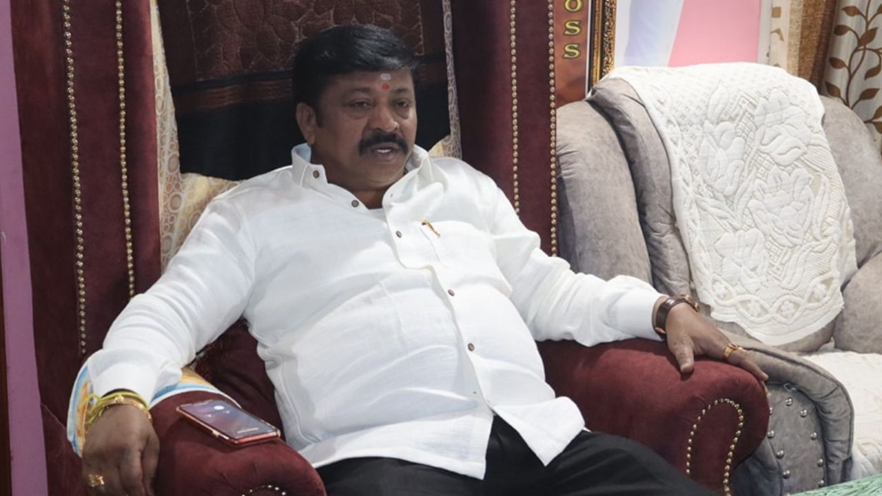 ರಾಹುಲ್ ಗಾಂಧಿ ಭಾಷಣ ಮಾಡಿದ ಕಡೆ ಕಾಂಗ್ರೆಸ್ ಗೆದ್ದಿಲ್ಲ: ಹೀಗಾಗಿ ಕೋಲಾರದಲ್ಲಿ ಗೆಲ್ಲುತ್ತೇನೆಂದ ವರ್ತೂರ್ ಪ್ರಕಾಶ್ ರಾಹುಲ್ ಗಾಂಧಿ ಭಾಷಣ ಮಾಡಿದ ಕಡೆ ಕಾಂಗ್ರೆಸ್ ಗೆದ್ದಿಲ್ಲ: ಹೀಗಾಗಿ ಕೋಲಾರದಲ್ಲಿ ಗೆಲ್ಲುತ್ತೇನೆಂದ ವರ್ತೂರ್ ಪ್ರಕಾಶ್