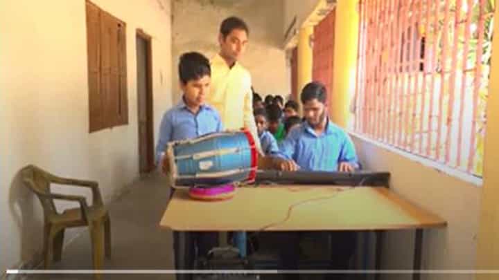Talent beyond disability: ರಾಂಚಿಯ ದೃಷ್ಟಿಮಾಂದ್ಯ ಶಾಲಾ ವಿದ್ಯಾರ್ಥಿಗಳಿಗೆ ಸಂಗೀತ ಕಲಿಯಲು ದೃಷ್ಟಿವೈಕಲ್ಯ ಅಡ್ಡಿಯಾಗಿಲ್ಲ! Talent beyond disability: ರಾಂಚಿಯ ದೃಷ್ಟಿಮಾಂದ್ಯ ಶಾಲಾ ವಿದ್ಯಾರ್ಥಿಗಳಿಗೆ ಸಂಗೀತ ಕಲಿಯಲು ದೃಷ್ಟಿವೈಕಲ್ಯ ಅಡ್ಡಿಯಾಗಿಲ್ಲ!