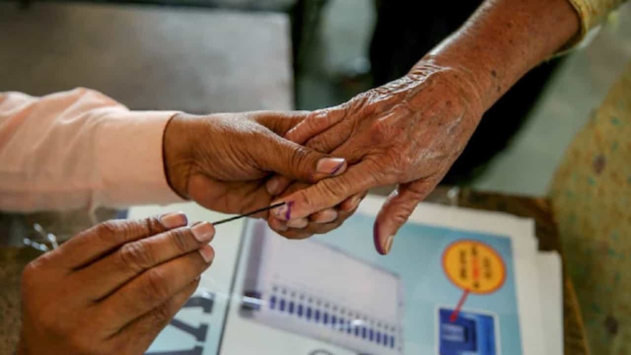 Karnataka Assembly Polls 2023: ಈ ಬಾರಿ ಮೈಸೂರು ಜಿಲ್ಲೆಯಲ್ಲಿ 1 ಲಕ್ಷ ಜನ ಮನೆಯಿಂದಲೇ ಮತದಾನ