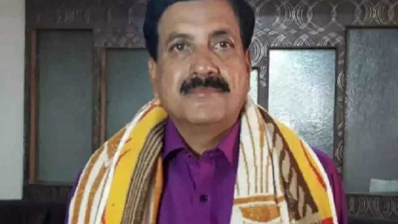 ಕಾಂಗ್ರೆಸ್ ವಿರುದ್ಧ ಸ್ವಾಭಿಮಾನಿ ಕಹಳೆ ಮೊಳಗಿಸಿದ ದತ್ತಾ, ಟವಲ್ ಗುರುತಿನಿಂದ ಸ್ಪರ್ಧೆ ಮಾಡುವುದಾಗಿ ಘೋಷಣೆ