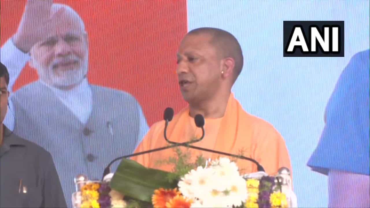 ಮಂಡ್ಯದಲ್ಲಿ ಯೋಗಿ ಆದಿತ್ಯನಾಥ್ ಅಬ್ಬರ; ಅಯೋಧ್ಯೆ ರಾಮಮಂದಿರ ಉದ್ಘಾಟನೆಗೆ ಬನ್ನಿ ಎಂದು ಆಹ್ವಾನ ಮಂಡ್ಯದಲ್ಲಿ ಯೋಗಿ ಆದಿತ್ಯನಾಥ್ ಅಬ್ಬರ; ಅಯೋಧ್ಯೆ ರಾಮಮಂದಿರ ಉದ್ಘಾಟನೆಗೆ ಬನ್ನಿ ಎಂದು ಆಹ್ವಾನ