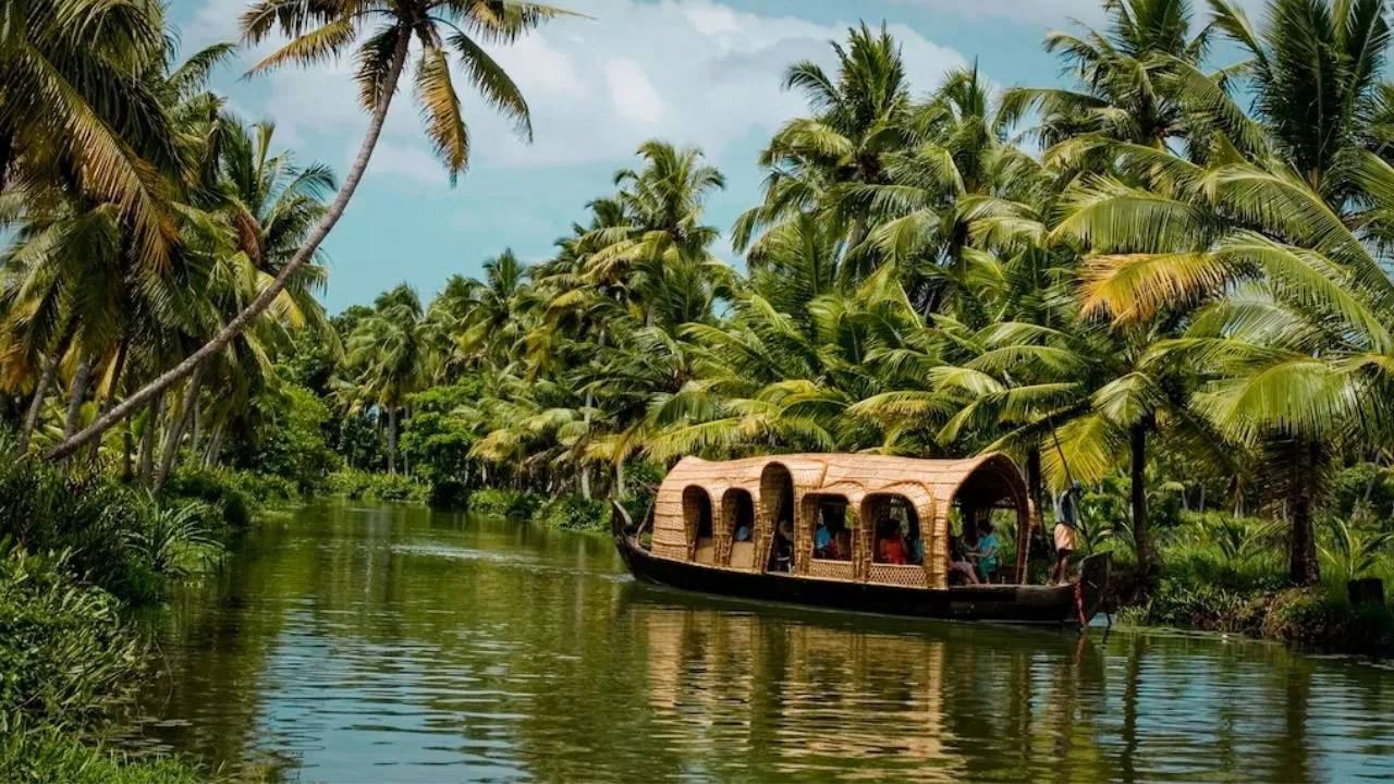 Amazing Kerala Package by IRCTC Now Visit Kerala at a Budget Friendly Price
