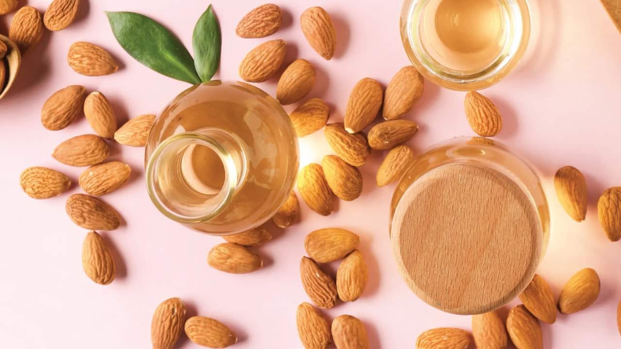 ಈ ಎಣ್ಣೆ ಹೃದಯವನ್ನು ಆರೋಗ್ಯವಾಗಿರಿಸುತ್ತದೆ. ಏಕೆಂದರೆ ಇದರಲ್ಲಿ ಮೊನೊಸಾಚುರೇಟೆಡ್ ಕೊಬ್ಬುಗಳಿವೆ. 
ಇದು ಕೆಟ್ಟ ಕೊಲೆಸ್ಟ್ರಾಲ್ ಮತ್ತು ಒಟ್ಟು ಕೊಲೆಸ್ಟ್ರಾಲ್ ಅನ್ನು ಕಡಿಮೆ ಮಾಡುತ್ತದೆ. ದೇಹದಲ್ಲಿ ಒಳ್ಳೆಯ 
ಕೊಲೆಸ್ಟ್ರಾಲ್ ಮಟ್ಟವನ್ನು ಹೆಚ್ಚಿಸುತ್ತದೆ.