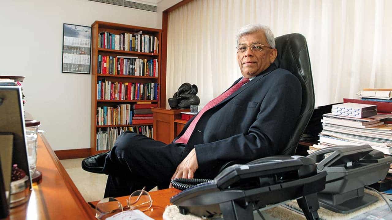 Deepak Parekh: ಷೇರು ಬೇಡ, ಸಂಬಳ ಸಾಕು ಎನ್ನುವ ಮಾಲೀಕ; 5 ಲಕ್ಷ ಕೋಟಿ ಮೌಲ್ಯದ ಕಂಪನಿ ಛೇರ್ಮನ್ನ ಸರಳತೆ ಎಲ್ಲರಿಗೂ ಮಾದರಿ Deepak Parekh: ಷೇರು ಬೇಡ, ಸಂಬಳ ಸಾಕು ಎನ್ನುವ ಮಾಲೀಕ; 5 ಲಕ್ಷ ಕೋಟಿ ಮೌಲ್ಯದ ಕಂಪನಿ ಛೇರ್ಮನ್ನ ಸರಳತೆ ಎಲ್ಲರಿಗೂ ಮಾದರಿ