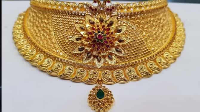 Gold Rates: ದುಬೈ, ಸಿಂಗಾಪುರದಲ್ಲಿ ಚಿನ್ನ ಅಗ್ಗ; ಭಾರತದಲ್ಲಿಯೂ ಬೆಲೆ ಇಳಿಕೆ; ಬೆಳ್ಳಿಯೂ ಚೀಪ್, ನೋಡಿ ವಿವರ