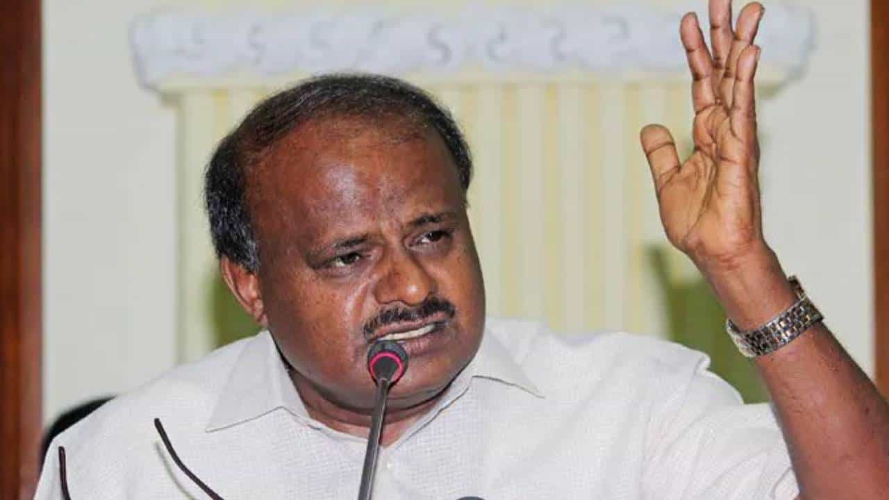 2 ಕಡೆ ಸ್ಪರ್ಧಿಸುವಂತೆ ಜೆಡಿಎಸ್ ಮುಖಂಡರ ಒತ್ತಡಕ್ಕೆ ಹೆಚ್ಡಿ ಕುಮಾರಸ್ವಾಮಿ ಹೇಳಿದ್ದಿಷ್ಟು 2 ಕಡೆ ಸ್ಪರ್ಧಿಸುವಂತೆ ಜೆಡಿಎಸ್ ಮುಖಂಡರ ಒತ್ತಡಕ್ಕೆ ಹೆಚ್ಡಿ ಕುಮಾರಸ್ವಾಮಿ ಹೇಳಿದ್ದಿಷ್ಟು