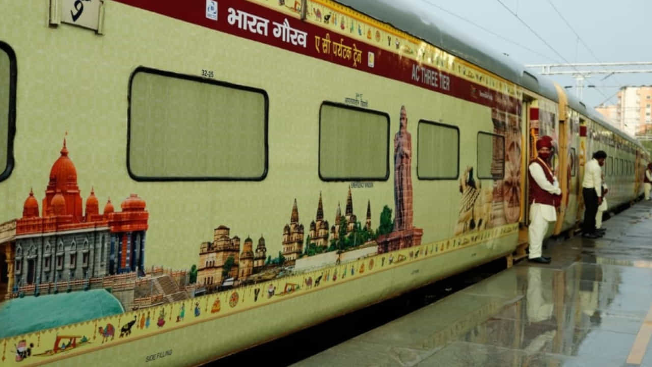 ಚುನಾವಣಾ ಆಯೋಗ ಅನುಮತಿ ನಿರಾಕರಣೆ: ಕರ್ನಾಟಕ-ಭಾರತ್ ಗೌರವ್ ಕಾಶಿ ದರ್ಶನ ರೈಲುಗಳ 2 ಟ್ರಿಪ್ ರದ್ದು ಚುನಾವಣಾ ಆಯೋಗ ಅನುಮತಿ ನಿರಾಕರಣೆ: ಕರ್ನಾಟಕ-ಭಾರತ್ ಗೌರವ್ ಕಾಶಿ ದರ್ಶನ ರೈಲುಗಳ 2 ಟ್ರಿಪ್ ರದ್ದು