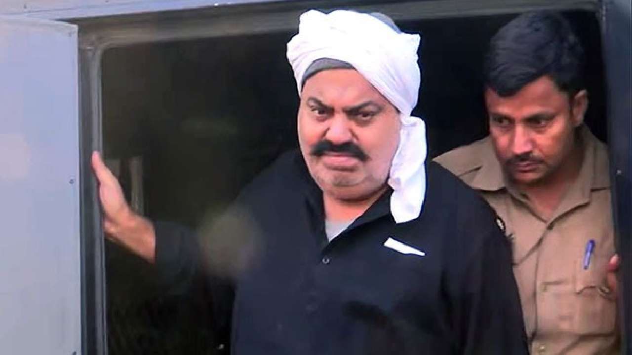 Atiq Ahmad: ಉತ್ತರಪ್ರದೇಶದ ಮಾಫಿಯಾ ಡಾನ್ ಅತೀಕ್ ಅಹ್ಮದ್ ಮತ್ತು ಸಹೋದರನನ್ನು ಗುಂಡಿಕ್ಕಿ ಹತ್ಯೆ; ಮೂವರು ಅರೆಸ್ಟ್ Atiq Ahmad: ಉತ್ತರಪ್ರದೇಶದ ಮಾಫಿಯಾ ಡಾನ್ ಅತೀಕ್ ಅಹ್ಮದ್ ಮತ್ತು ಸಹೋದರನನ್ನು ಗುಂಡಿಕ್ಕಿ ಹತ್ಯೆ; ಮೂವರು ಅರೆಸ್ಟ್