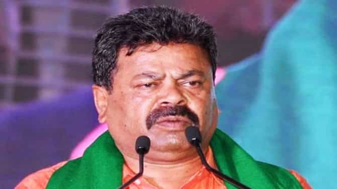 ಗ್ರಾಮ ಪಂಚಾಯಿತಿ ಗೆಲ್ಲದವರು ನಮಗೆ ಮಾರ್ಗದರ್ಶನ ಮಾಡ್ತಾರೆ: ಸ್ವಪಕ್ಷದ ನಾಯಕರ ವಿರುದ್ಧ ರೇಣುಕಾಚಾರ್ಯ ವಾಗ್ದಾಳಿ