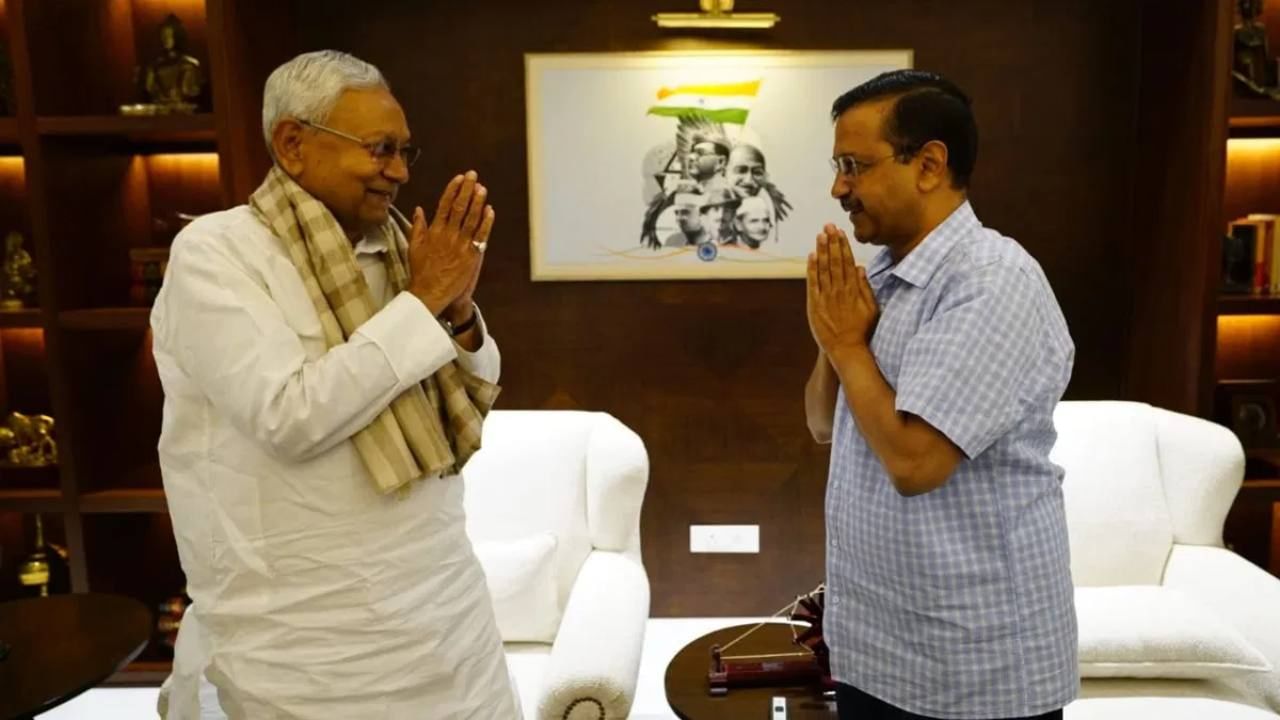Nitish Kumar: ರಾಹುಲ್ ಗಾಂಧಿ, ಅರವಿಂದ ಕೇಜ್ರಿವಾಲ್ ಭೇಟಿಯಾದ ನಿತೀಶ್ ಕುಮಾರ್; ಪ್ರತಿಪಕ್ಷಗಳ ಒಗ್ಗೂಡಿಸುವ ಹೊಣೆ Nitish Kumar: ರಾಹುಲ್ ಗಾಂಧಿ, ಅರವಿಂದ ಕೇಜ್ರಿವಾಲ್ ಭೇಟಿಯಾದ ನಿತೀಶ್ ಕುಮಾರ್; ಪ್ರತಿಪಕ್ಷಗಳ ಒಗ್ಗೂಡಿಸುವ ಹೊಣೆ