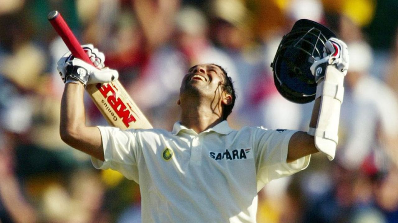 ವಿಶ್ವ ಕ್ರಿಕೆಟ್ನ ಸವ್ಯಸಾಚಿ ಸಚಿನ್ ತೆಂಡೂಲ್ಕರ್ ಅವರಿಗೆ ಇಂದು 50 ರ ಸಂಭ್ರಮ. ಅಂತರಾಷ್ಟ್ರೀಯ ಕ್ರಿಕೆಟ್ನಲ್ಲಿ ಶತಕಗಳ ಶತಕ ಸಿಡಿಸಿದ ಕ್ರಿಕೆಟ್ ದೇವರು ಇದೀಗ ತಮ್ಮ ಬದುಕಿನ ಅರ್ಧಶತಕ ಬಾರಿಸಿದ್ದಾರೆ. ಕ್ರಿಕೆಟ್ ದೇವರ ಈ 50ನೇ ವರ್ಷದ ಹುಟ್ಟು ಹಬ್ಬವನ್ನು ಸ್ಮರಣೀಯಗೊಳಿಸಲು ಕ್ರಿಕೆಟ್ ಆಸ್ಟ್ರೇಲಿಯಾ ನಿರ್ಧರಿಸಿದ್ದು, ಮಹತ್ವದ ಕೆಲಸಕ್ಕೆ ಮುಂದಾಗಿದೆ.