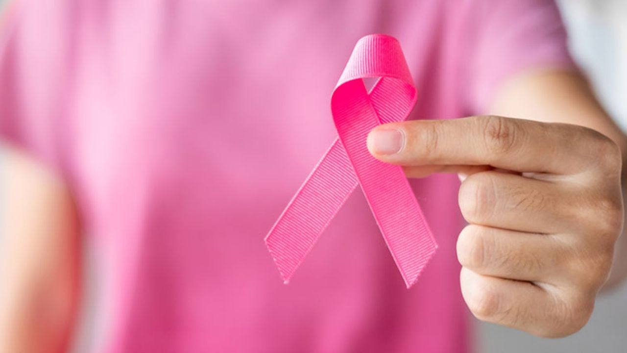 Breast Cancer: ಯುವತಿಯರಲ್ಲಿ ಕಂಡುಬರುವ ಸ್ತನ ಕ್ಯಾನ್ಸರ್​ನ ಗುಣಲಕ್ಷಣ, ತಡೆಗಟ್ಟುವಿಕೆ ಕ್ರಮ ಏನು? ಇಲ್ಲಿದೆ ತಜ್ಞರ ಸಲಹೆ