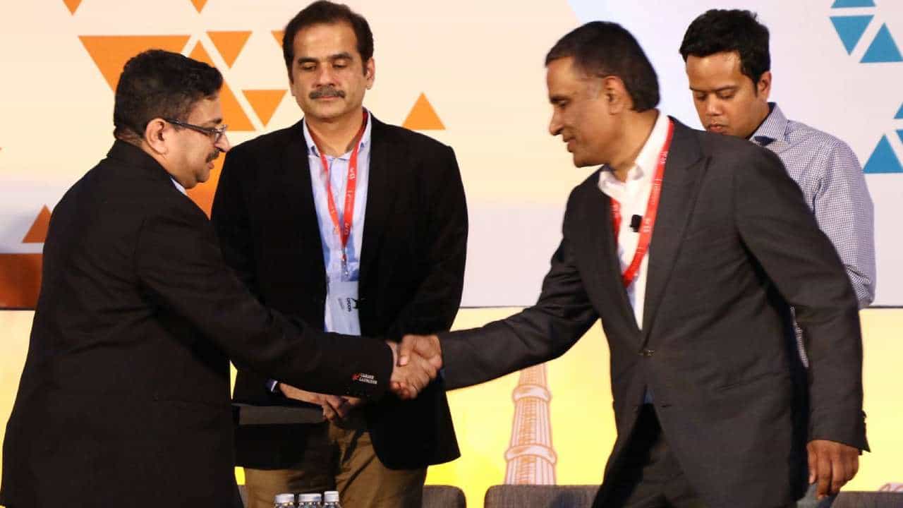 Brightcom Fraud: ಅಕ್ರಮ ಹಣಕಾಸು ವರದಿ ಆರೋಪ: ಬ್ರೈಟ್ಕಾಮ್ ಗ್ರೂಪ್ಗೆ ಶೋಕಾಸ್ ನೋಟೀಸ್; ಕುಸಿಯುತ್ತಿರುವ ಷೇರುಬೆಲೆ Brightcom Fraud: ಅಕ್ರಮ ಹಣಕಾಸು ವರದಿ ಆರೋಪ: ಬ್ರೈಟ್ಕಾಮ್ ಗ್ರೂಪ್ಗೆ ಶೋಕಾಸ್ ನೋಟೀಸ್; ಕುಸಿಯುತ್ತಿರುವ ಷೇರುಬೆಲೆ