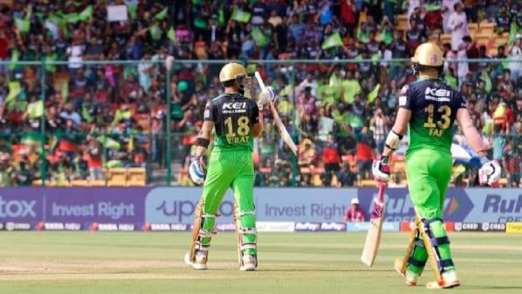 ಈ ಔಟ್ನೊಂದಿಗೆ ಐಪಿಎಲ್ನಲ್ಲಿ ಅತ್ಯಧಿಕ ಬಾರಿ ಗೋಲ್ಡನ್ ಡಕ್ಗೆ ಔಟಾದ ಫುಲ್ ಟೈಮ್ ಬ್ಯಾಟರ್ ಎಂಬ ಅನಗತ್ಯ ದಾಖಲೆಯೊಂದು ವಿರಾಟ್ ಕೊಹ್ಲಿ ಪಾಲಾಗಿದೆ.