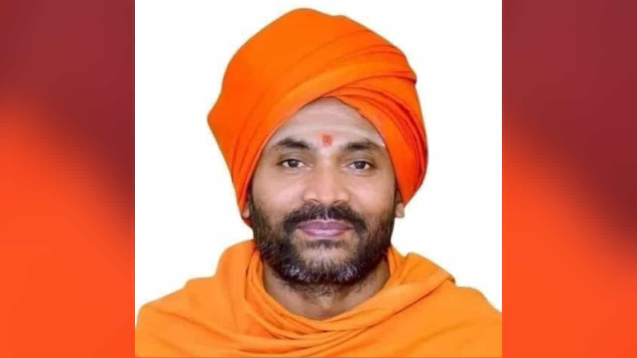 ಟಿಕೆಟ್ ವಂಚಿತರ ಮಾಸ್ಟರ್ ಪ್ಲಾನ್: ತೇರದಾಳದಲ್ಲಿ ನೇಕಾರ ಸಮುದಾಯದ ಸ್ವಾಮೀಜಿ ಸ್ಪರ್ಧೆ ಸಾಧ್ಯತೆ ಟಿಕೆಟ್ ವಂಚಿತರ ಮಾಸ್ಟರ್ ಪ್ಲಾನ್: ತೇರದಾಳದಲ್ಲಿ ನೇಕಾರ ಸಮುದಾಯದ ಸ್ವಾಮೀಜಿ ಸ್ಪರ್ಧೆ ಸಾಧ್ಯತೆ