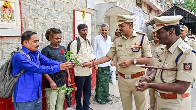 Parappana Agrahara Jail: ಪರಪ್ಪನ ಅಗ್ರಹಾರ ಜೈಲಿನಿಂದ 81 ಕೈದಿಗಳಿಗೆ ಬಿಡುಗಡೆ ಭಾಗ್ಯ