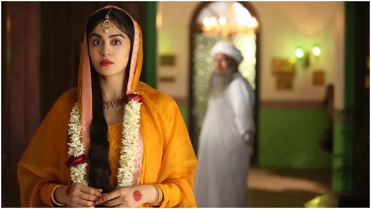 The Kerala Story: ಹಾಫ್ ಸೆಂಚುರಿ ಬಾರಿಸಿದ ‘ದಿ ಕೇರಳ ಸ್ಟೋರಿ’; 5 ದಿನವೂ ಅಬ್ಬರಿಸಿದ ಚಿತ್ರಕ್ಕೆ 56 ಕೋಟಿ ರೂಪಾಯಿ ಗಳಿಕೆ The Kerala Story: ಹಾಫ್ ಸೆಂಚುರಿ ಬಾರಿಸಿದ ‘ದಿ ಕೇರಳ ಸ್ಟೋರಿ’; 5 ದಿನವೂ ಅಬ್ಬರಿಸಿದ ಚಿತ್ರಕ್ಕೆ 56 ಕೋಟಿ ರೂಪಾಯಿ ಗಳಿಕೆ