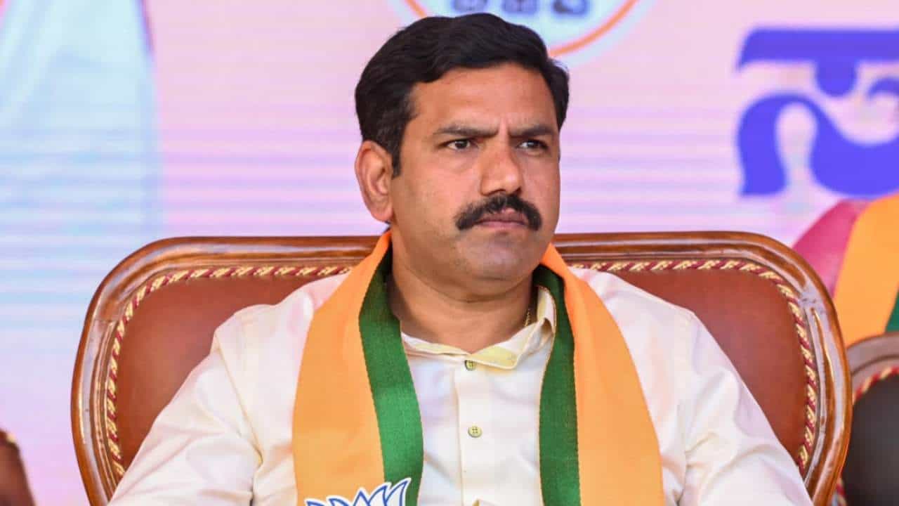 ಅಧಿಕಾರಕ್ಕೆ ಬರಲು ವೀರಶೈವ ಲಿಂಗಾಯತ ಸಮುದಾಯನ್ನು ಮೆಟ್ಟಿಲಾಗಿಸಿಕೊಂಡು ಮರೆತ ಕಾಂಗ್ರೆಸ್: ಬಿವೈ ವಿಜಯೇಂದ್ರ ಕಿಡಿ ಅಧಿಕಾರಕ್ಕೆ ಬರಲು ವೀರಶೈವ ಲಿಂಗಾಯತ ಸಮುದಾಯನ್ನು ಮೆಟ್ಟಿಲಾಗಿಸಿಕೊಂಡು ಮರೆತ ಕಾಂಗ್ರೆಸ್: ಬಿವೈ ವಿಜಯೇಂದ್ರ ಕಿಡಿ