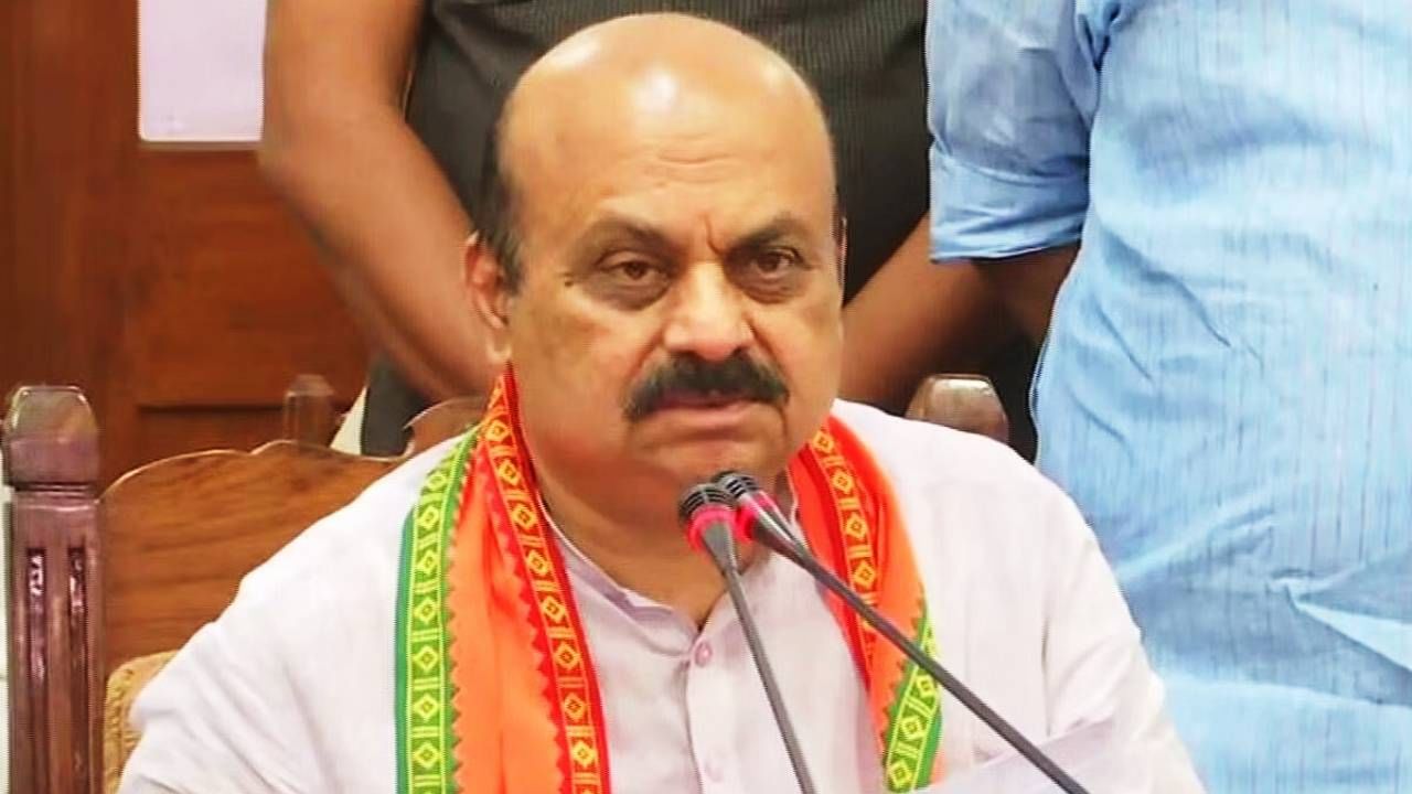 ಬಜರಂಗ ದಳಕ್ಕೆ ಆಂಜನೇಯಗೆ ಏನು ಸಂಬಂಧ? ಡಿಕೆ ಶಿವಕುಮಾರ್ಗೆ ಸಿಎಂ ಬೊಮ್ಮಾಯಿ ಕೊಟ್ಟ ಉತ್ತರ ಹೀಗಿದೆ ಬಜರಂಗ ದಳಕ್ಕೆ ಆಂಜನೇಯಗೆ ಏನು ಸಂಬಂಧ? ಡಿಕೆ ಶಿವಕುಮಾರ್ಗೆ ಸಿಎಂ ಬೊಮ್ಮಾಯಿ ಕೊಟ್ಟ ಉತ್ತರ ಹೀಗಿದೆ