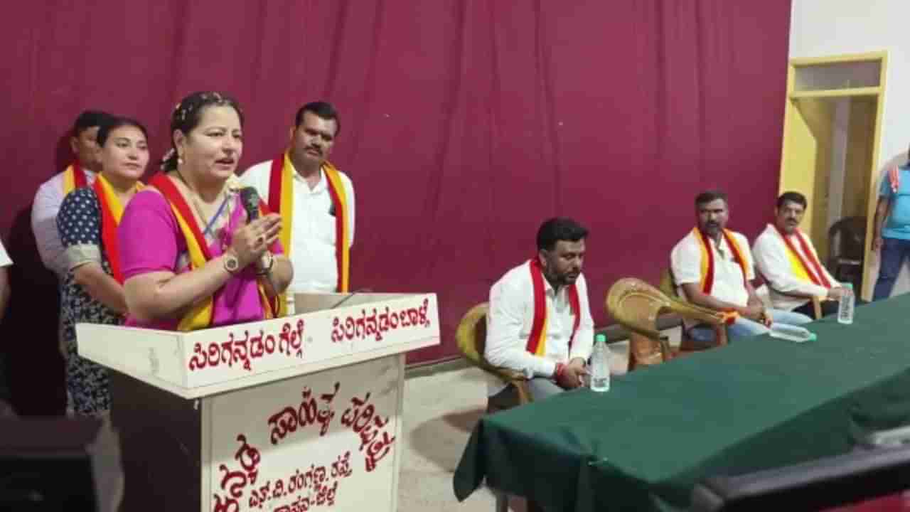 ನಿಮ್ಮ ಮನಸ್ಸು ಗೆದ್ದು ಮತ ಕೇಳ್ತಿವಿ, ಬಿಹಾರ್ ರಾಜಕಾರಣ ಮಾಡುವುದಿಲ್ಲ; ಪರೋಕ್ಷವಾಗಿ ಪ್ರೀತಂ ಗೌಡ ವಿರುದ್ಧ ಭವಾನಿ ರೇವಣ್ಣ ವಾಗ್ದಾಳಿ