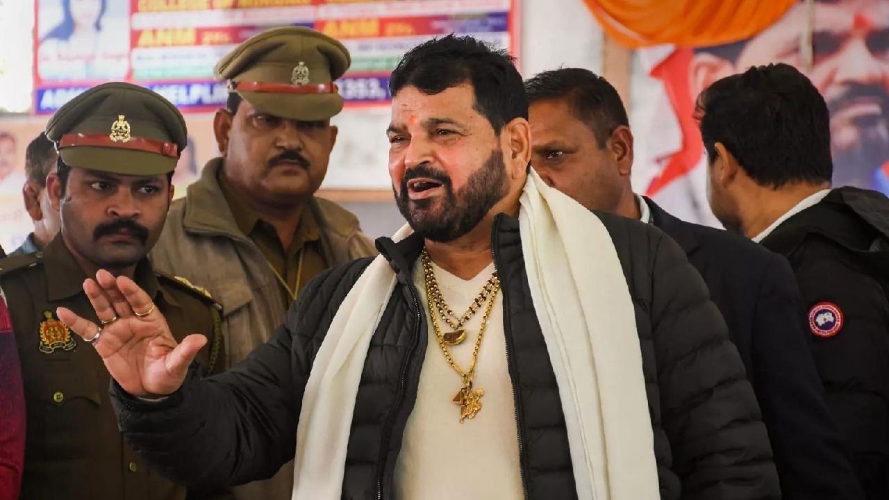 Similarly, there is a serious allegation against Indian Wrestling Federation President, BJP MP Brij Bhushan Sharan Singh of sexually harassing minors and many female wrestlers.  Even though the Delhi Police has registered an FIR in this regard, they have not yet been arrested and questioned.  Wrestlers have continued their protest to take strict action. 
