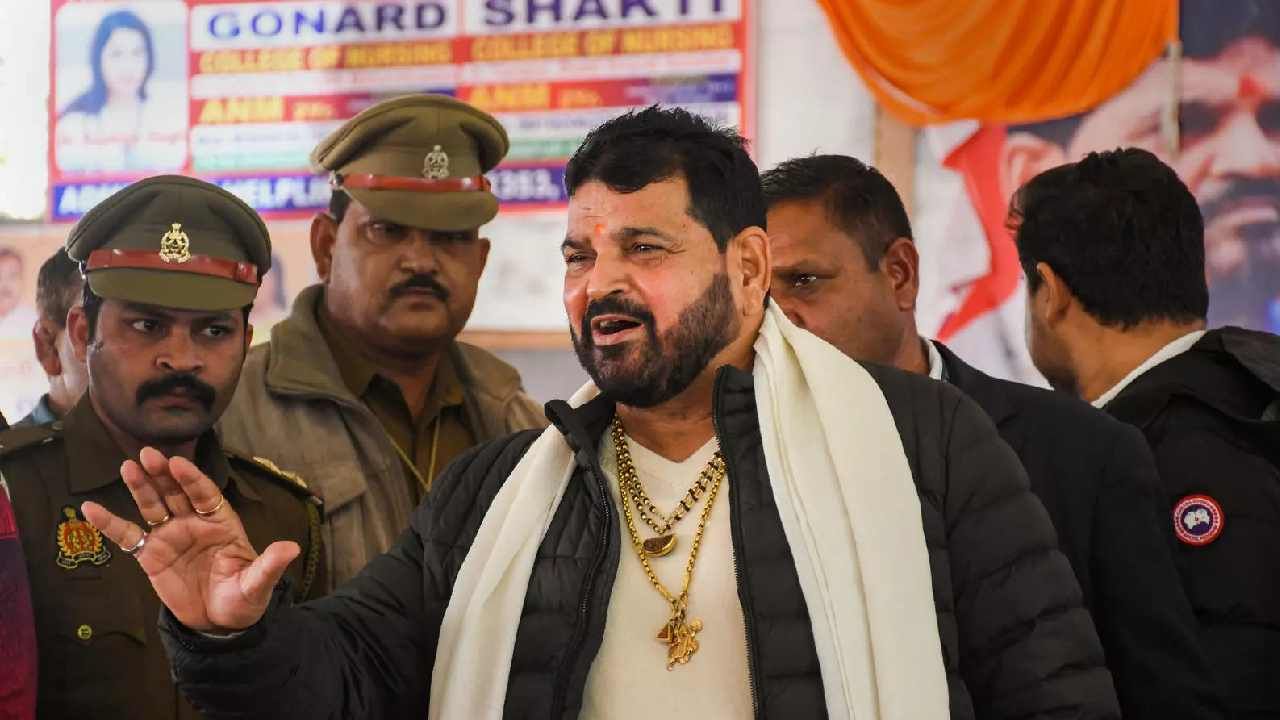 Wrestlers Protest: ಬ್ರಿಜ್ ಭೂಷಣ್ರನ್ನು ಬಂಧಿಸಲು ಸಾಕಷ್ಟು ಸಾಕ್ಷ್ಯಗಳಿಲ್ಲ: ಪೊಲೀಸ್ ಮೂಲಗಳು Wrestlers Protest: ಬ್ರಿಜ್ ಭೂಷಣ್ರನ್ನು ಬಂಧಿಸಲು ಸಾಕಷ್ಟು ಸಾಕ್ಷ್ಯಗಳಿಲ್ಲ: ಪೊಲೀಸ್ ಮೂಲಗಳು