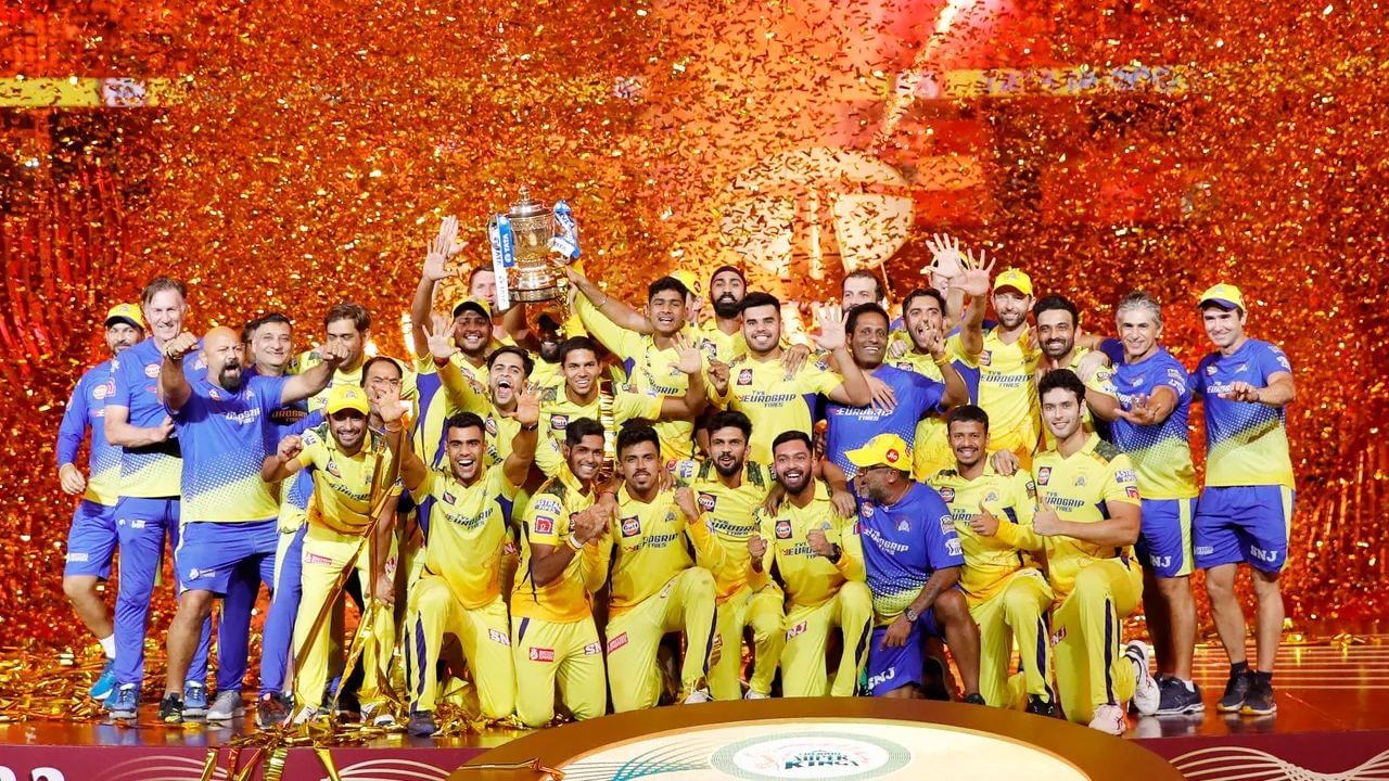 IPL 2023: ಗುಜರಾತ್ ಟೈಟಾನ್ಸ್ ತಂಡವನ್ನು ಸೋಲುಣಿಸಿ 16ನೇ ಆವೃತ್ತಿಯ ಐಪಿಎಲ್​ನಲ್ಲಿ ಚೆನ್ನೈ ಸೂಪರ್ ಕಿಂಗ್ಸ್ ತಂಡ ಚಾಂಪಿಯನ್ ಪಟ್ಟ ಅಲಂಕರಿಸಿದೆ. ಇದರೊಂದಿಗೆ ರಂಗೀನ್ ಟೂರ್ನಿ ಕೂಡ ಮುಕ್ತಾಯಗೊಂಡಿದೆ.