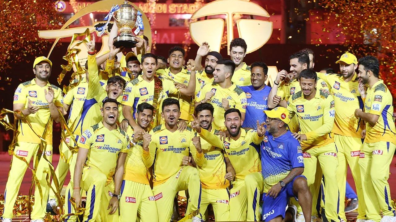 IPL 2023: ವಿಶ್ವದ ಶ್ರೀಮಂತ ಕ್ರಿಕೆಟ್ ಲೀಗ್ ಐಪಿಎಲ್​ನ ಸೀಸನ್ 16 ಗೆ ತೆರೆಬಿದ್ದಿದೆ. ಈ ಬಾರಿಯ ಫೈನಲ್​ನಲ್ಲಿ ಬಲಿಷ್ಠ ಗುಜರಾತ್ ಟೈಟಾನ್ಸ್​ಗೆ ಸೋಲುಣಿಸಿ ಚೆನ್ನೈ ಸೂಪರ್ ಕಿಂಗ್ಸ್ ತಂಡ 5ನೇ ಬಾರಿ ಚಾಂಪಿಯನ್​ ಪಟ್ಟ ಅಲಂಕರಿಸಿದೆ.