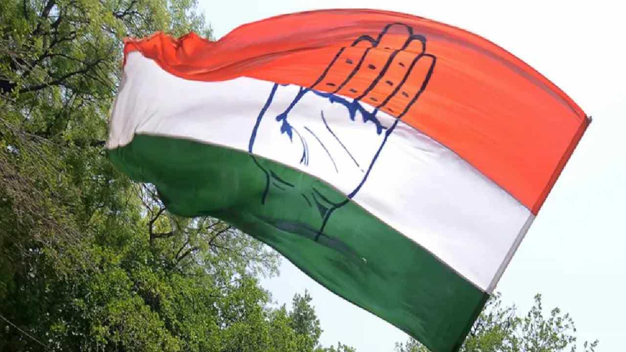 ಕಾಂಗ್ರೆಸ್ಗೆ ಅತಂತ್ರ ಫಲಿತಾಂಶದ ಭಯ: ಆಯ್ಕೆಯಾದ ಕೈ ಶಾಸಕರನ್ನು ಹಿಡಿದಿಟ್ಟುಕೊಳ್ಳಲು ಇಂದು ತಡರಾತ್ರಿ ಮೆಗಾ ಪ್ಲಾನ್ ಕಾಂಗ್ರೆಸ್ಗೆ ಅತಂತ್ರ ಫಲಿತಾಂಶದ ಭಯ: ಆಯ್ಕೆಯಾದ ಕೈ ಶಾಸಕರನ್ನು ಹಿಡಿದಿಟ್ಟುಕೊಳ್ಳಲು ಇಂದು ತಡರಾತ್ರಿ ಮೆಗಾ ಪ್ಲಾನ್