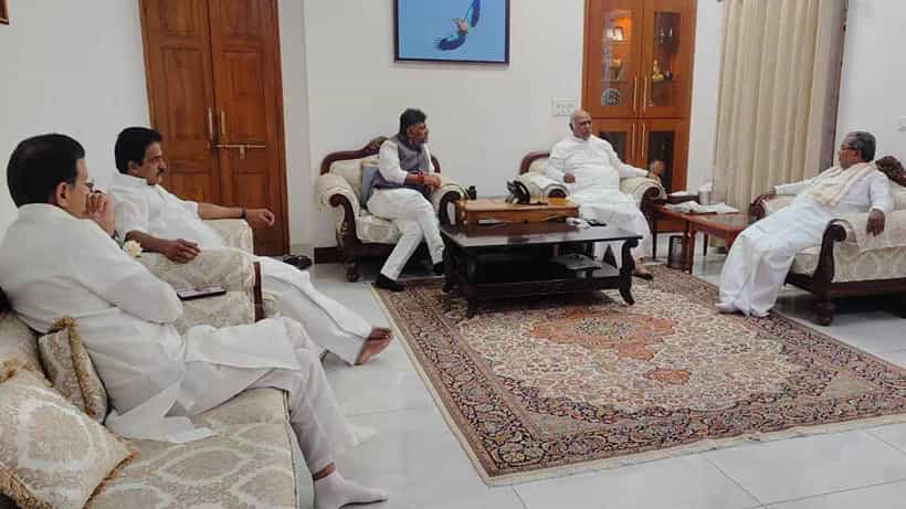 ದಿಲ್ಲಿಯಲ್ಲಿ ಸಚಿವ ಸಂಪುಟ ಸರ್ಕಸ್: ಇಂದು ಹೈಕಮಾಂಡ್ ಜೊತೆ ಸಿದ್ದರಾಮಯ್ಯ, ಡಿಕೆ ಶಿವಕುಮಾರ್ ಫೈನಲ್ ಸಭೆ!