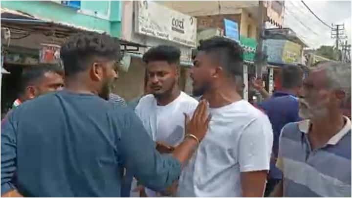 ಮಂಡ್ಯ: ನಡು ಬೀದಿಯಲ್ಲೇ ಜೆಡಿಎಸ್, ಕಾಂಗ್ರೆಸ್ ಕಾರ್ಯಕರ್ತರ ಜಟಾಪಟಿ ಮಂಡ್ಯ: ನಡು ಬೀದಿಯಲ್ಲೇ ಜೆಡಿಎಸ್, ಕಾಂಗ್ರೆಸ್ ಕಾರ್ಯಕರ್ತರ ಜಟಾಪಟಿ