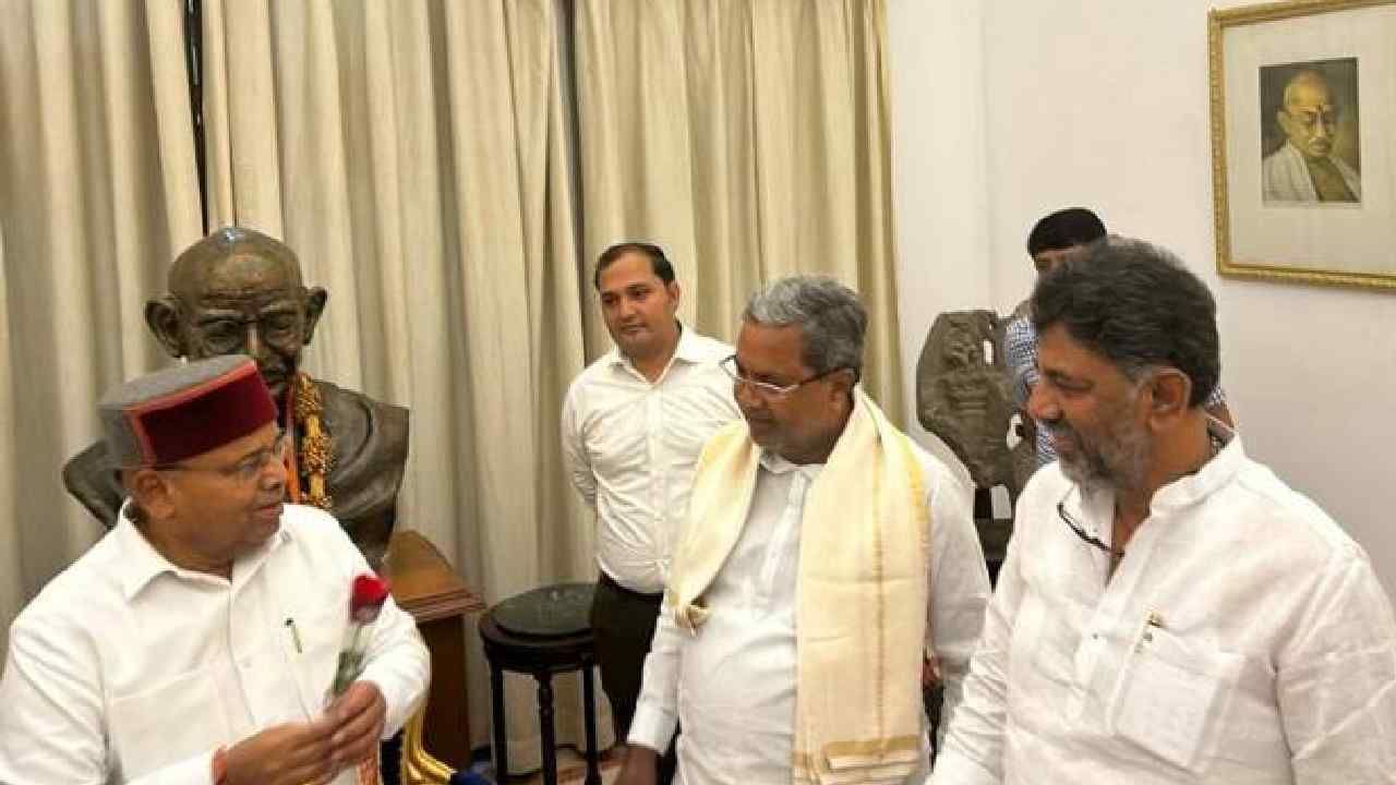 ಸರ್ಕಾರ ರಚನೆಗೆ ಹಕ್ಕು ಮಂಡಿಸಿದ ಕಾಂಗ್ರೆಸ್ ನಾಯಕರ ನಿಯೋಗ ಸರ್ಕಾರ ರಚನೆಗೆ ಹಕ್ಕು ಮಂಡಿಸಿದ ಕಾಂಗ್ರೆಸ್ ನಾಯಕರ ನಿಯೋಗ