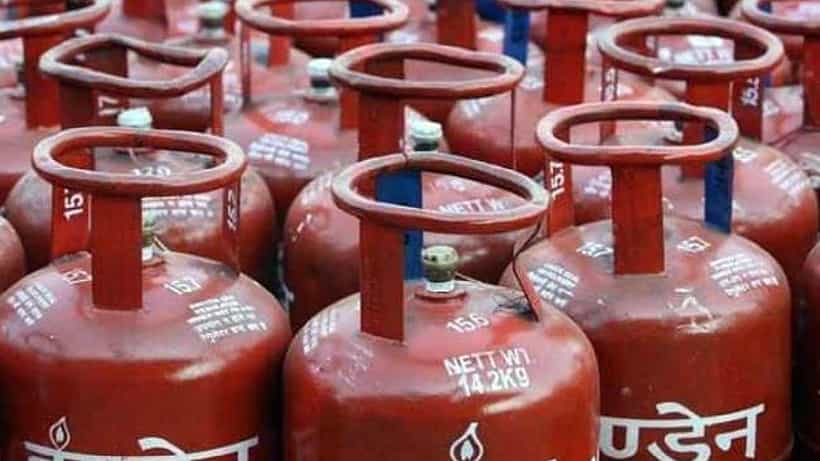 LPG Cylinder Price: ಗ್ರಾಹಕರಿಗೆ ಗುಡ್ ನ್ಯೂಸ್, ವಾಣಿಜ್ಯ ಬಳಕೆಯ ಎಲ್ಪಿಜಿ ಸಿಲಿಂಡರ್ ಬೆಲೆಯಲ್ಲಿ ಭಾರಿ ಇಳಿಕೆ