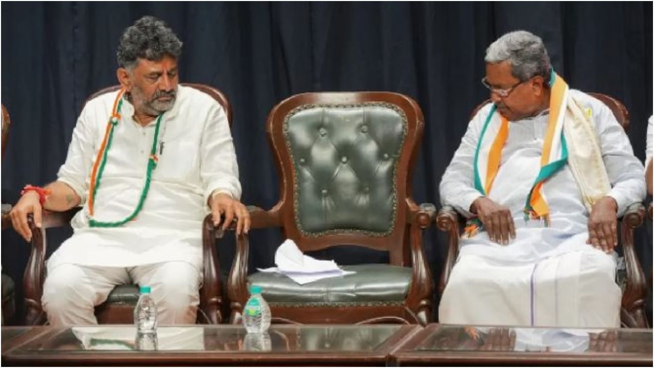 ಪಟ್ಟು ಬಿಡದ ಡಿಕೆ ಶಿವಕುಮಾರ್; ಸಿದ್ದರಾಮಯ್ಯ ವಿರುದ್ಧ ದಲಿತ ಸಿಎಂ ಅಸ್ತ್ರ ಪ್ರಯೋಗಿಸಿದ ಕೆಪಿಸಿಸಿ ಅಧ್ಯಕ್ಷ ಪಟ್ಟು ಬಿಡದ ಡಿಕೆ ಶಿವಕುಮಾರ್; ಸಿದ್ದರಾಮಯ್ಯ ವಿರುದ್ಧ ದಲಿತ ಸಿಎಂ ಅಸ್ತ್ರ ಪ್ರಯೋಗಿಸಿದ ಕೆಪಿಸಿಸಿ ಅಧ್ಯಕ್ಷ