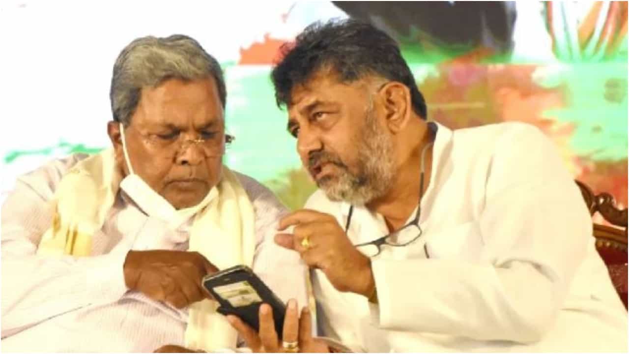 ಡಿಕೆ ಶಿವಕುಮಾರ್ ಮುಖ್ಯಮಂತ್ರಿ ಆಗಲಿ; ಸೋನಿಯಾಗೆ ಕರ್ನಾಟಕ ವಾಣಿಜ್ಯ ವಾಹನಗಳ ಚಾಲಕರ ಒಕ್ಕೂಟ ಪತ್ರ ಡಿಕೆ ಶಿವಕುಮಾರ್ ಮುಖ್ಯಮಂತ್ರಿ ಆಗಲಿ; ಸೋನಿಯಾಗೆ ಕರ್ನಾಟಕ ವಾಣಿಜ್ಯ ವಾಹನಗಳ ಚಾಲಕರ ಒಕ್ಕೂಟ ಪತ್ರ