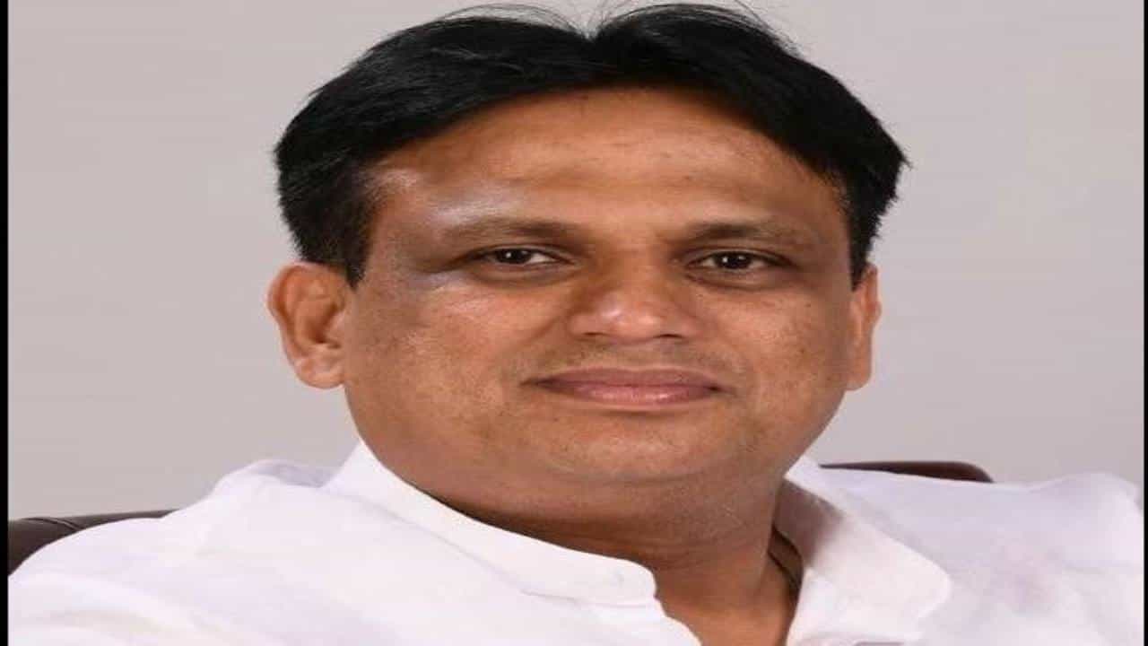 Jevargi Election Result: ಜೇವರ್ಗಿ ವಿಧಾನಸಭಾ ಕ್ಷೇತ್ರ ಎಲೆಕ್ಷನ್ 2023 ರಿಸಲ್ಟ್: ಅಜಯ್ ಸಿಂಗ್ಗೆ ಗೆಲುವು Jevargi Election Result: ಜೇವರ್ಗಿ ವಿಧಾನಸಭಾ ಕ್ಷೇತ್ರ ಎಲೆಕ್ಷನ್ 2023 ರಿಸಲ್ಟ್: ಅಜಯ್ ಸಿಂಗ್ಗೆ ಗೆಲುವು