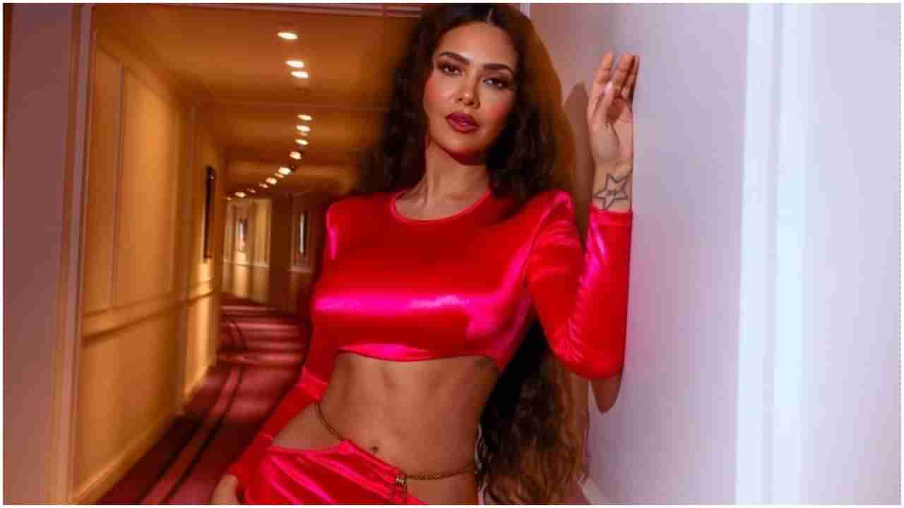 Esha Gupta: ಪ್ರತಿಷ್ಠಿತ ಕಾನ್​ ಚಿತ್ರೋತ್ಸವದ ರೆಡ್​ ಕಾರ್ಪೆಟ್​ ಮೇಲೆ ಹೆಜ್ಜೆ ಹಾಕಲಿದ್ದಾರೆ ನಟಿ ಇಶಾ ಗುಪ್ತಾ