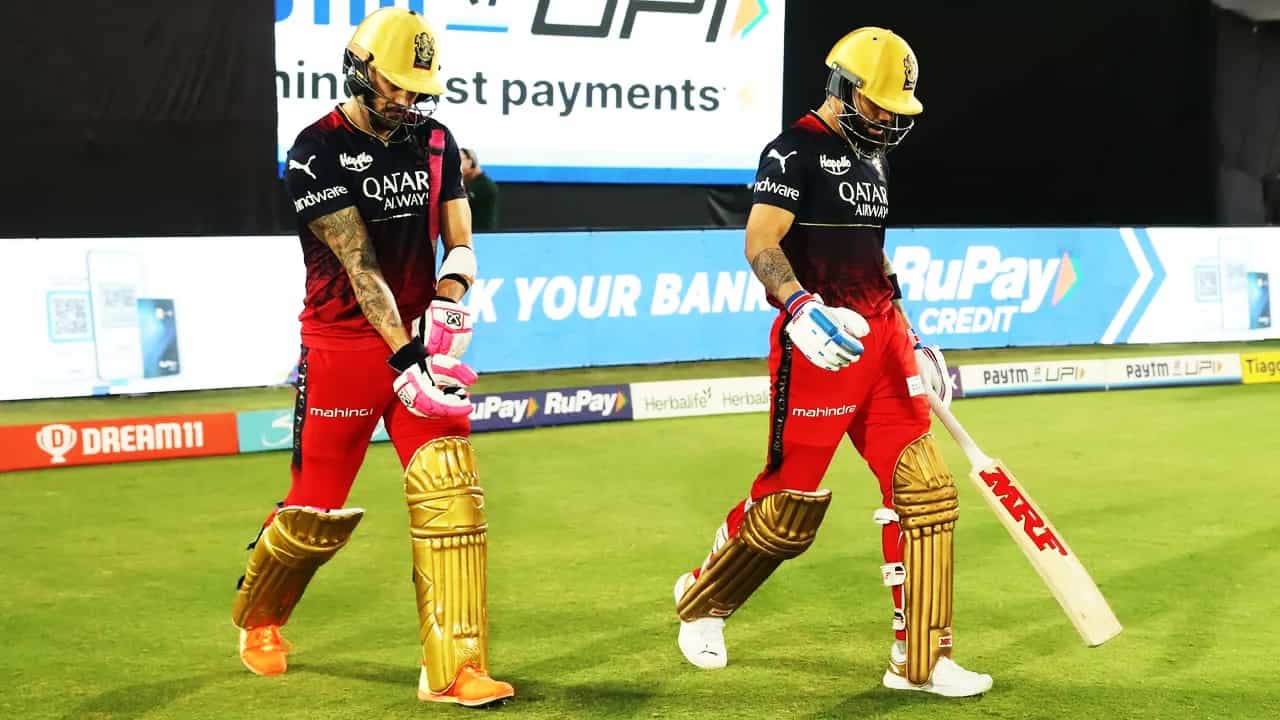 IPL 2023: ಬೆಂಗಳೂರಿನ ಚಿನ್ನಸ್ವಾಮಿ ಸ್ಟೇಡಿಯಂನಲ್ಲಿ ನಡೆಯುತ್ತಿರುವ ಐಪಿಎಲ್ನ 70ನೇ ಪಂದ್ಯದಲ್ಲಿ ಸ್ಪೋಟಕ ಬ್ಯಾಟಿಂಗ್ ಮೂಲಕ ಫಾಫ್ ಡುಪ್ಲೆಸಿಸ್ ಹಾಗೂ ವಿರಾಟ್ ಕೊಹ್ಲಿ ಹೊಸ ದಾಖಲೆ ಬರೆದಿದ್ದಾರೆ.