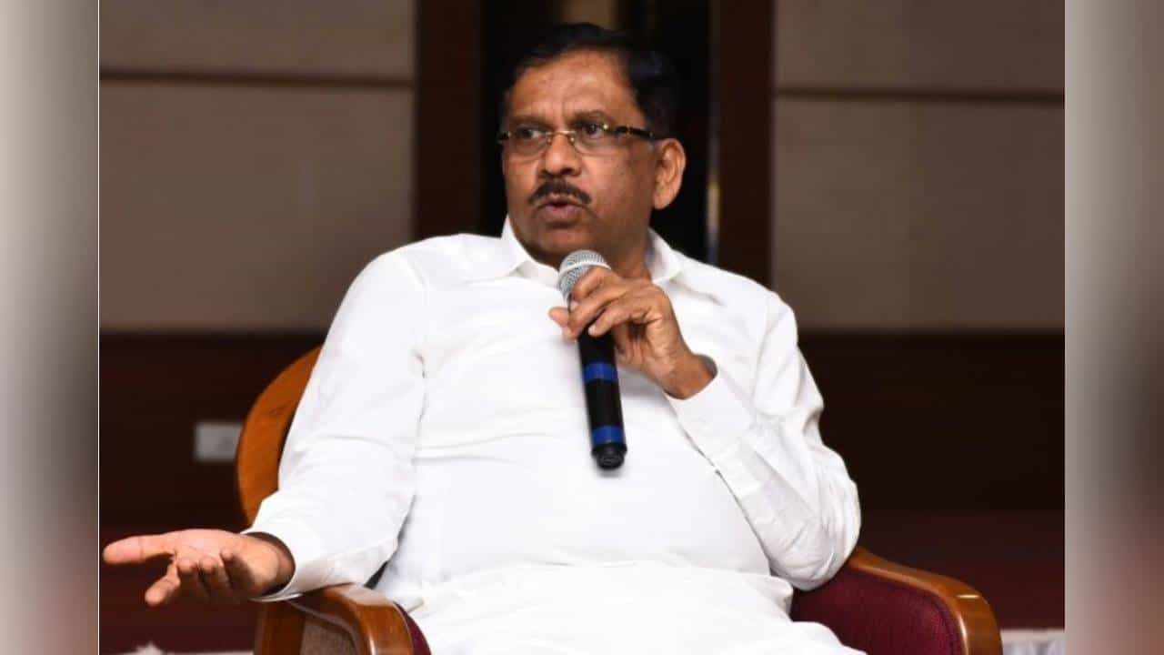 ಅಧಿಕಾರ ಬಂದ ಮೇಲೆ ವರಸೆ ಬದಲು ಮಾಡ್ತಾ ಕಾಂಗ್ರೆಸ್ ? ಗ್ಯಾರಂಟಿಗಳಿಗೆ ಕಂಡೀಷನ್ಸ್ ಅಪ್ಲೈ : ಜಿ ಪರಮೇಶ್ವರ ಅಧಿಕಾರ ಬಂದ ಮೇಲೆ ವರಸೆ ಬದಲು ಮಾಡ್ತಾ ಕಾಂಗ್ರೆಸ್ ? ಗ್ಯಾರಂಟಿಗಳಿಗೆ ಕಂಡೀಷನ್ಸ್ ಅಪ್ಲೈ : ಜಿ ಪರಮೇಶ್ವರ